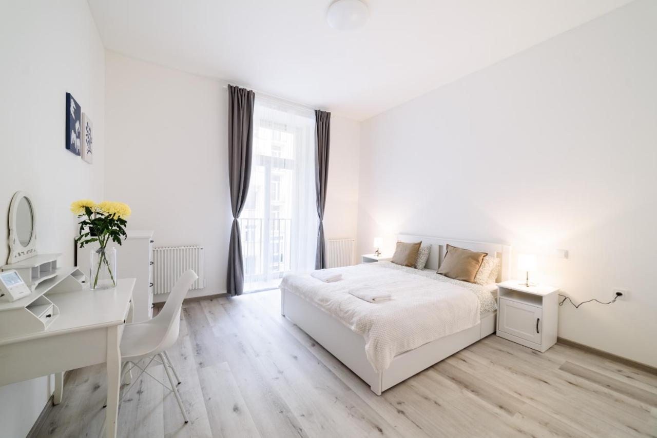 פראג New Apartments Near Dancing House מראה חיצוני תמונה