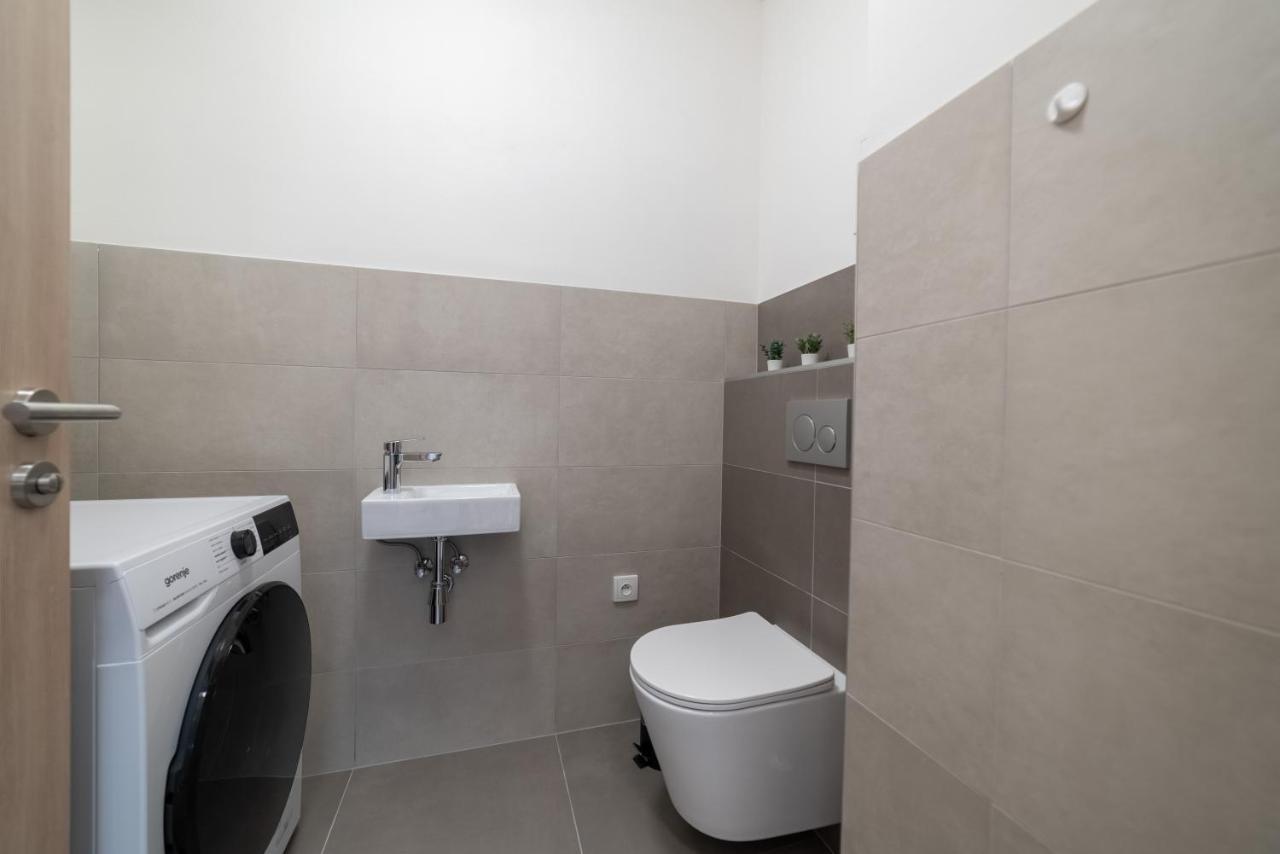 פראג New Apartments Near Dancing House מראה חיצוני תמונה